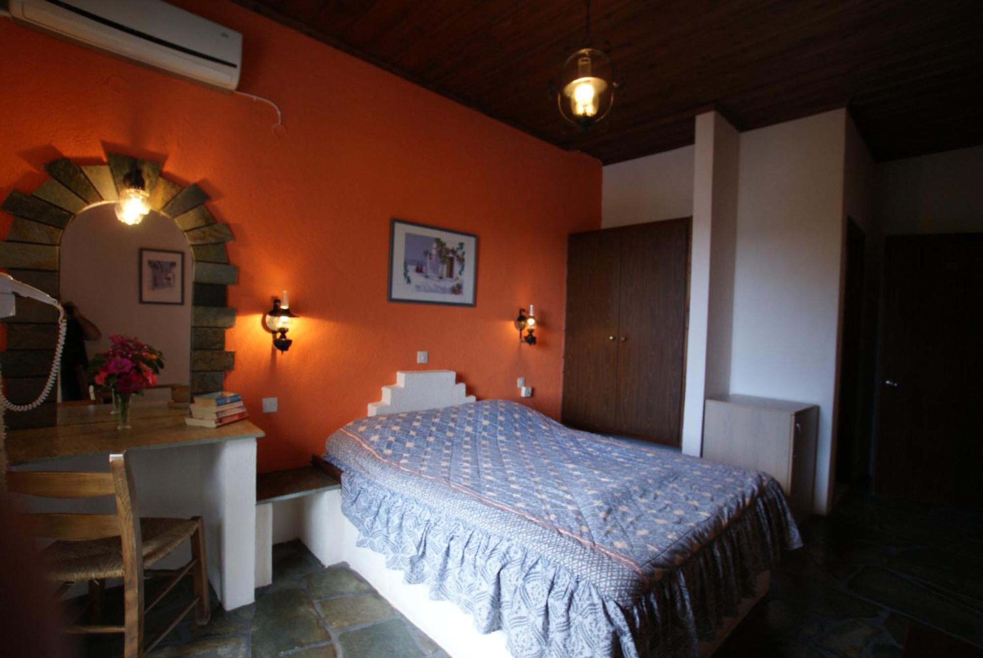 Paradise Hotel Patitiri  Room photo